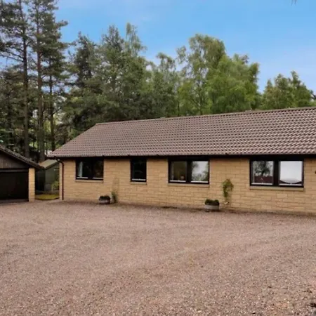 Ballater Bungalow - 4 Bed - Beautiful Garden Exterior foto