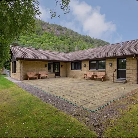 Ballater Bungalow - 4 Bed - Beautiful Garden Exterior foto