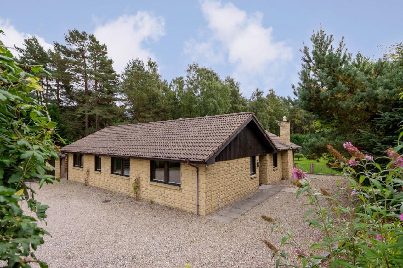 - 4 Bed - Beautiful Garden Holiday home