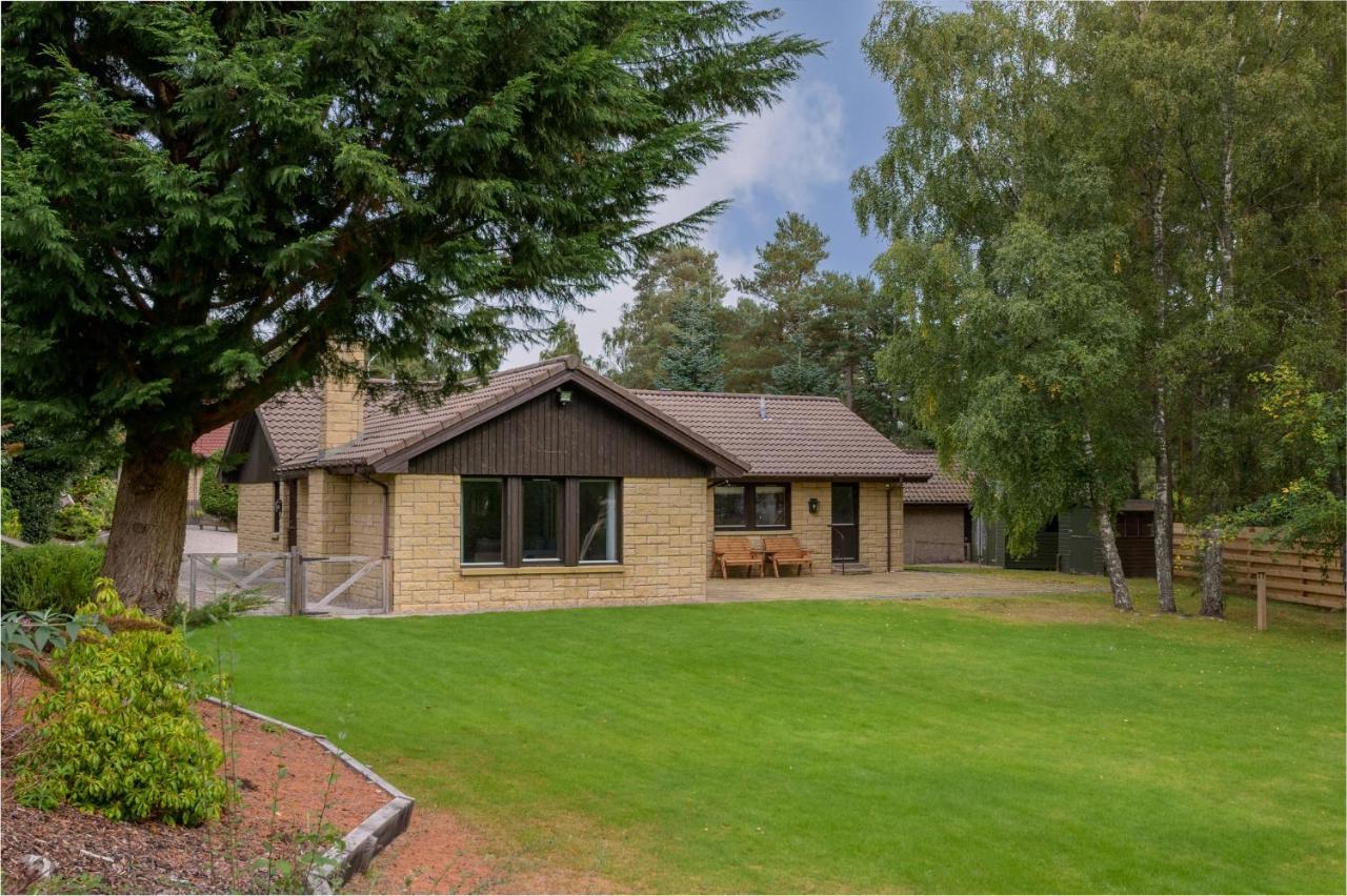 - 4 Bed - Beautiful Garden Holiday home
