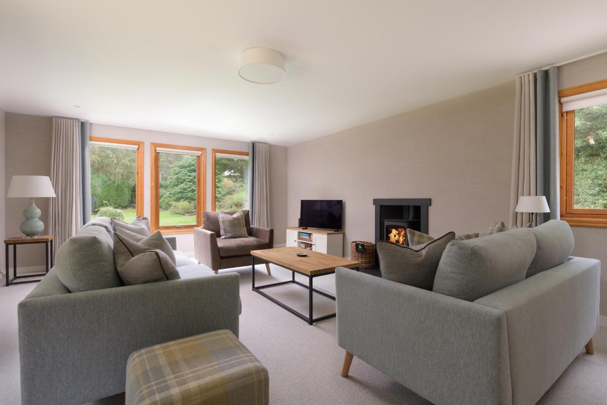 - 4 Bed - Beautiful Garden